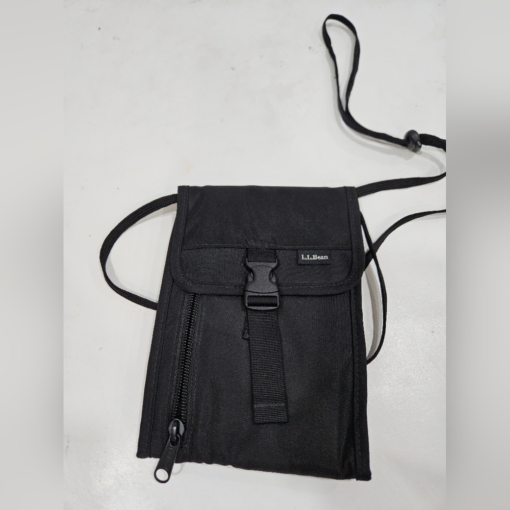 L.L. Bean Travel Bag Pouch Neck Wallet Documents ID messenger bag
